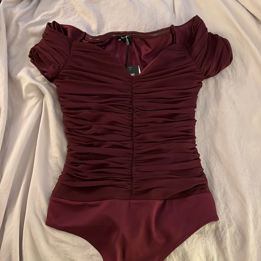 EXPRESS NEW WITH TAGS off the shoulder body contour body suit size medium